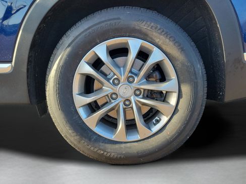 Used 2019 Hyundai Santa Fe SE image 5