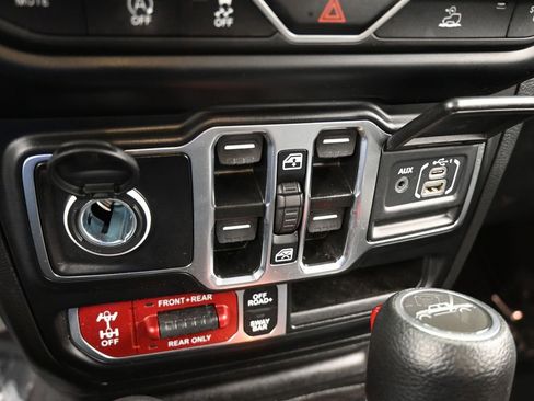 Used 2023 Jeep Gladiator Rubicon w/ Trailer Tow Package image 24