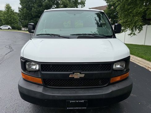 Used 2015 Chevrolet Express 2500 image 10