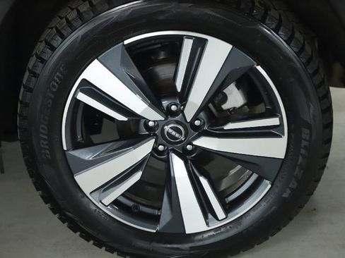 Used 2022 Nissan Rogue SL w/ SL Premium Package image 40