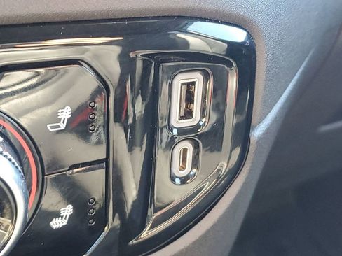 Used 2023 GMC Sierra 1500 SLT w/ X31 Off-Road Package image 32