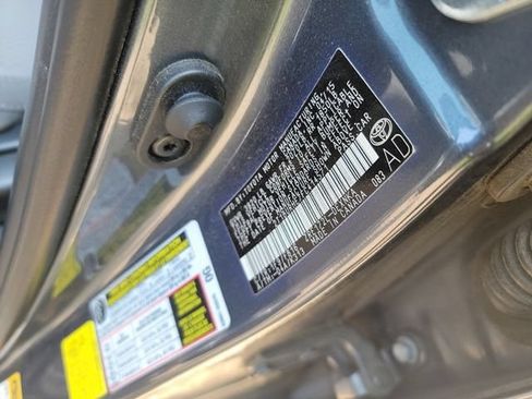 Used 2015 Toyota Corolla LE FWD image 10