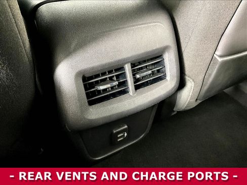 Used 2024 GMC Terrain SLE FWD image 10