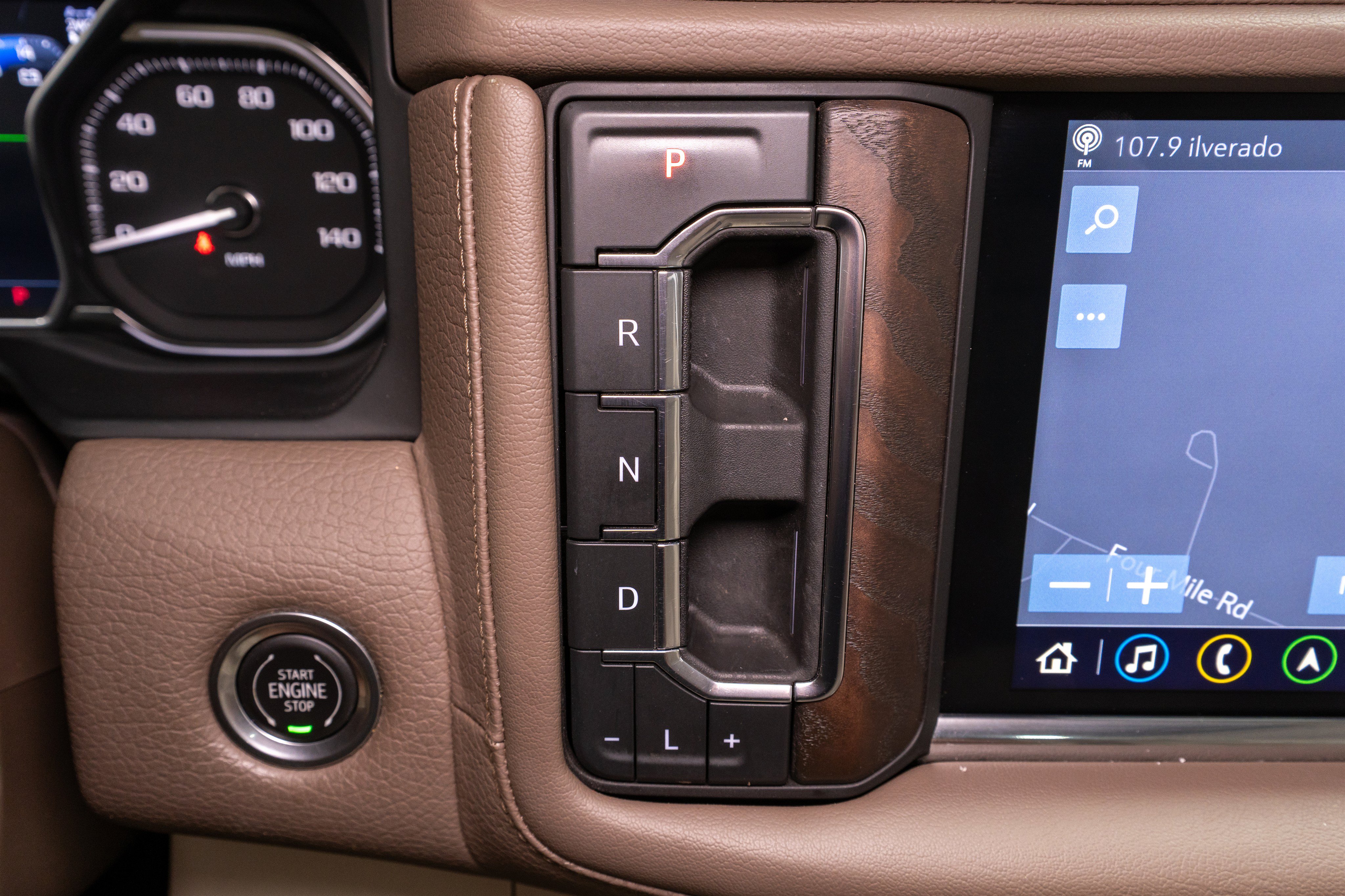 Used 2021 GMC Yukon XL Denali AWD/4WD image 25