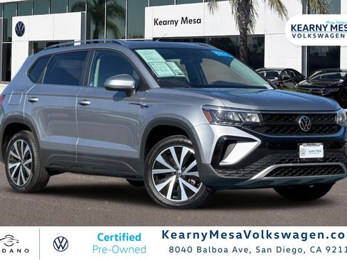 Used 2022 Volkswagen Taos SE image 1