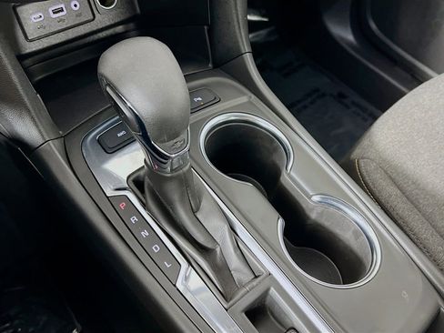 Used 2023 Chevrolet Equinox LT image 16