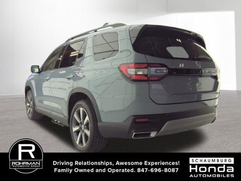 Certified 2023 Honda Pilot Touring image 8