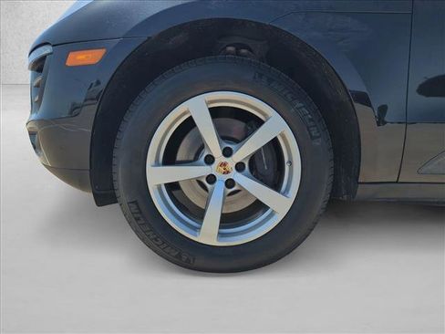 Used 2017 Porsche Macan AWD/4WD image 18