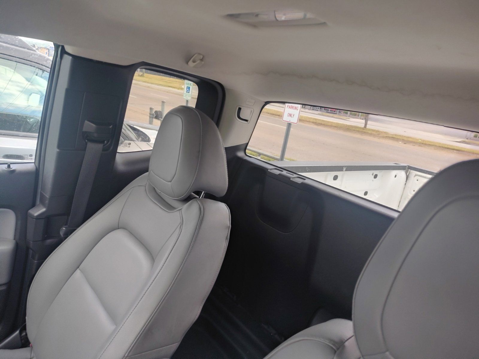 Used 2015 GMC Canyon W/T RWD image 3