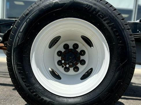 Used 2024 Ford E-350 and Econoline 350 Super Duty w/ Driver's Safety Package RWD image 19