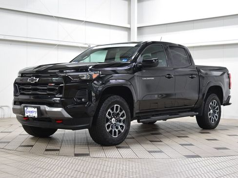 Used 2024 Chevrolet Colorado Z71 w/ Z71 Convenience Package 2 AWD/4WD image 3