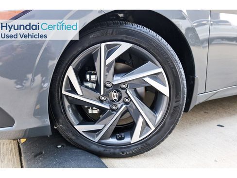 Certified 2025 Hyundai Elantra Sport FWD image 32