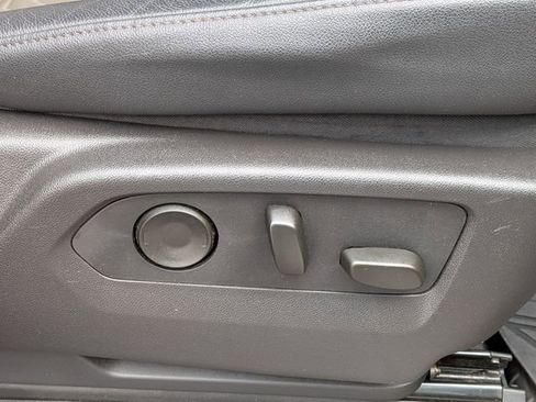 Used 2024 Chevrolet Silverado 1500 ZR2 w/ Technology Package image 40