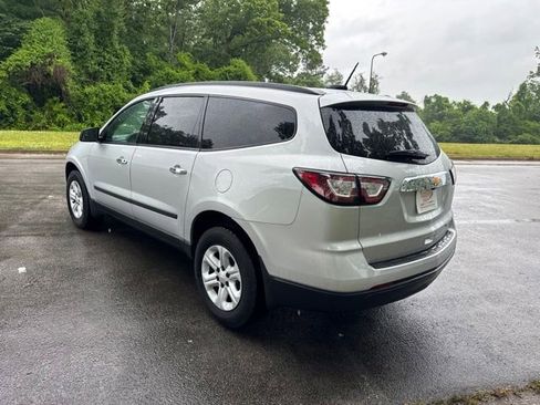 Used 2016 Chevrolet Traverse LS FWD image 5