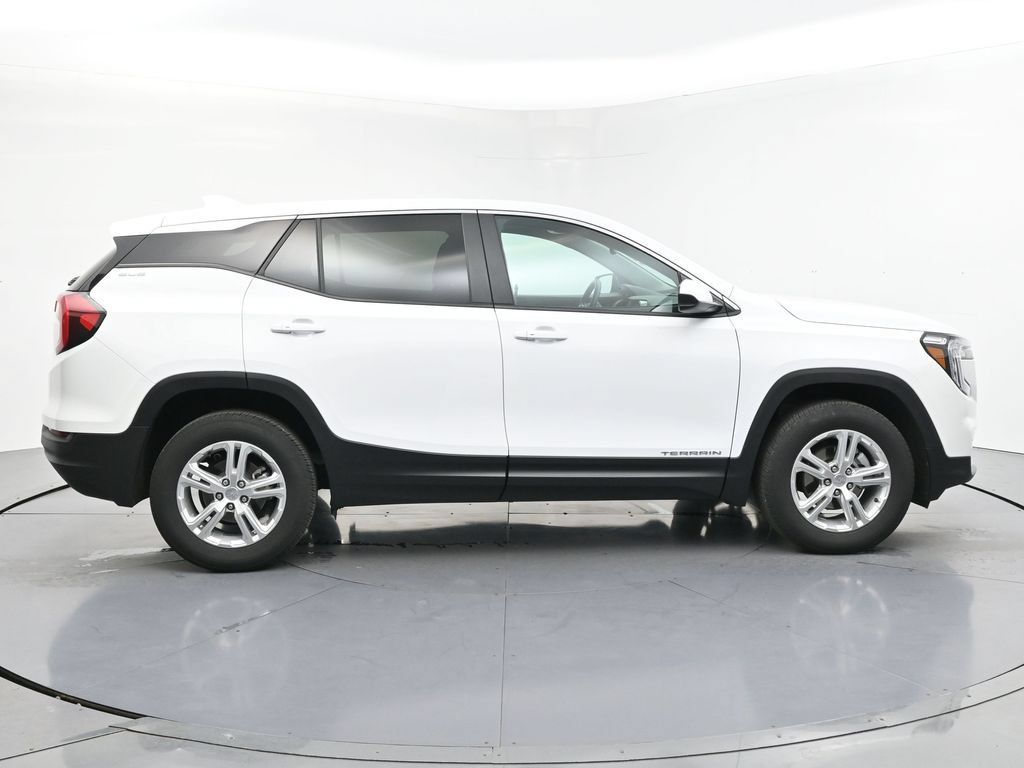 Used 2024 GMC Terrain SLE AWD/4WD image 6
