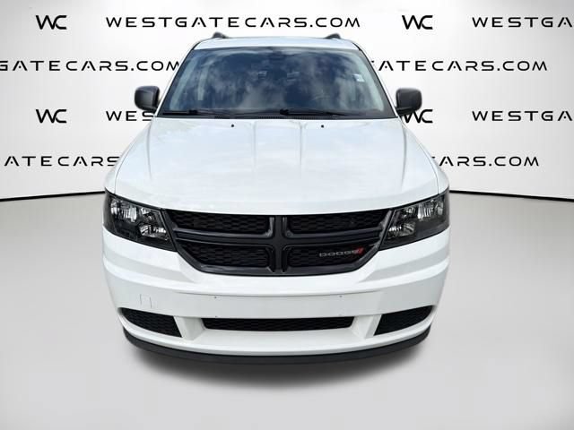 Used 2018 Dodge Journey SE w/ Popular Equipment Group FWD image 2