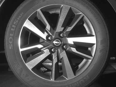 Used 2025 Nissan Versa SV image 15