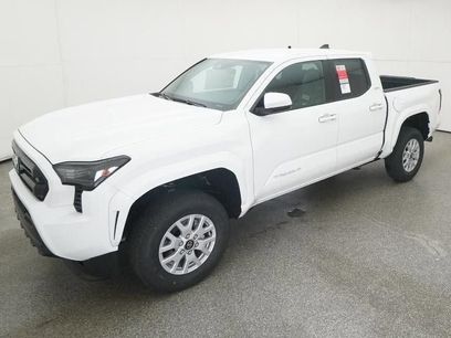 New 2025 Toyota Tacoma SR5