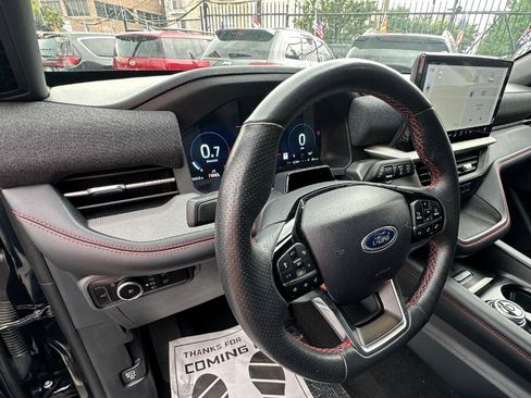 Used 2025 Ford Explorer ST-Line w/ ST-Line Street Pack AWD/4WD image 9