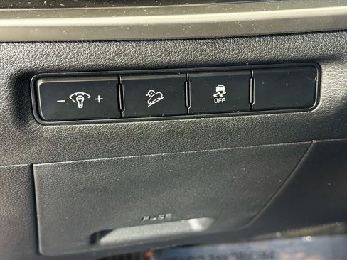 Used 2023 Kia Telluride S image 12