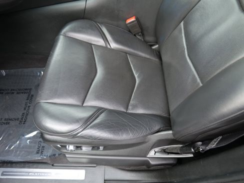 Used 2020 Cadillac Escalade Platinum image 15