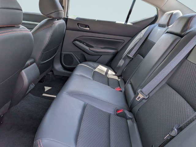 Used 2025 Nissan Altima 2.5 SR FWD image 16