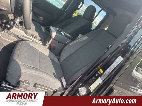 New 2025 Jeep Gladiator Sport image 11