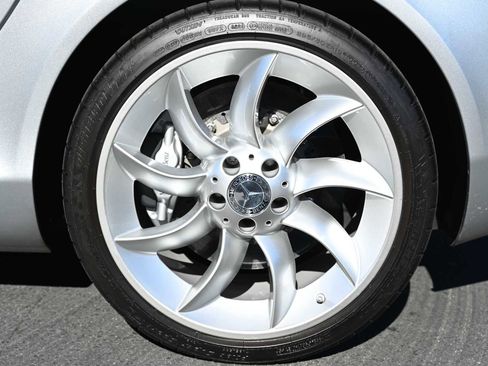 Used 2006 Mercedes-Benz SLR COUPE 2D image 11