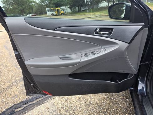 Used 2011 Hyundai Sonata SE w/ Navigation & Sunroof Pkg 4 FWD image 13