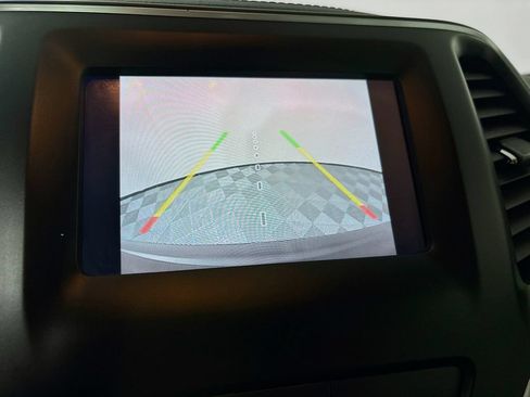 Used 2020 Jeep Cherokee Latitude Plus FWD image 15
