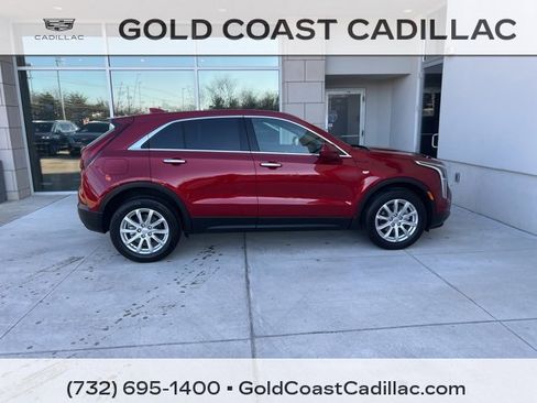 Used 2021 Cadillac XT4 Luxury w/ Cold Weather Package image 4
