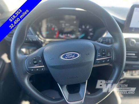 Used 2021 Ford Escape SE image 12