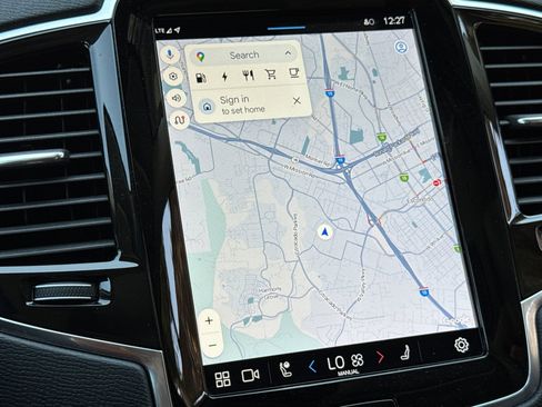 Certified 2023 Volvo XC90 T8 Plus image 24