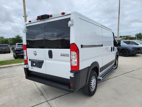 Used 2025 RAM ProMaster 2500 w/ U-Haul Equipment Group FWD image 5