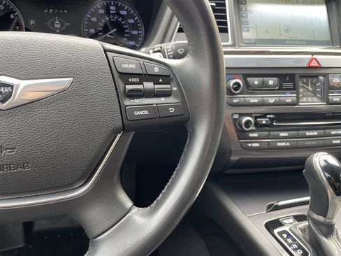 Used 2015 Hyundai Genesis 3.8 image 28