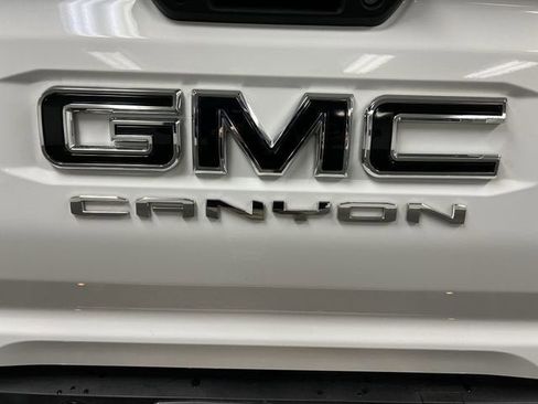Used 2025 GMC Canyon AT4 image 32
