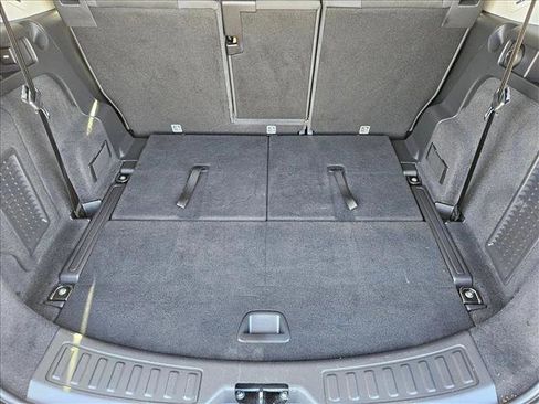 Used 2020 Land Rover Discovery Sport S image 6