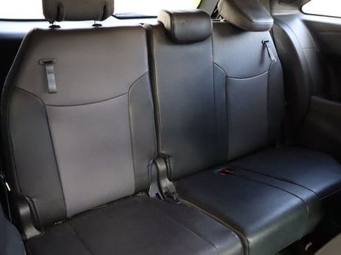 Used 2023 Toyota Sienna XSE w/ XSE Plus Package FWD image 19