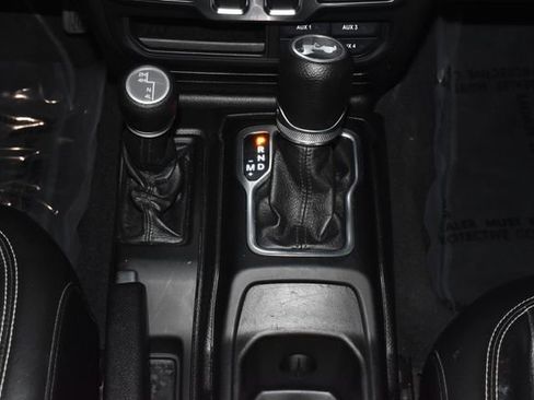 Used 2020 Jeep Wrangler Sport image 17