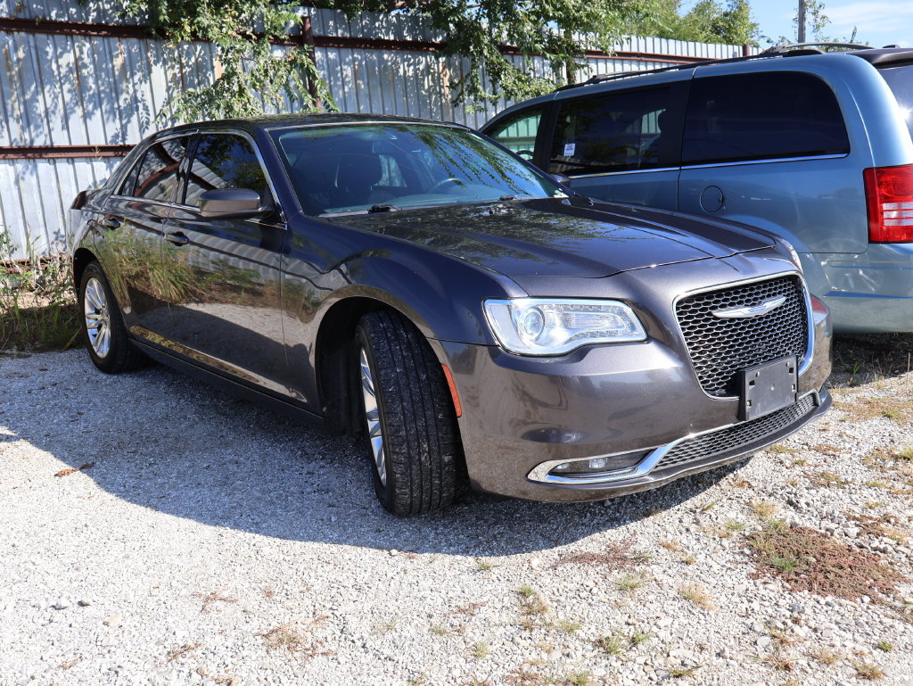 Used 2019 Chrysler 300 Touring w/ Driver Convenience Group RWD image 13