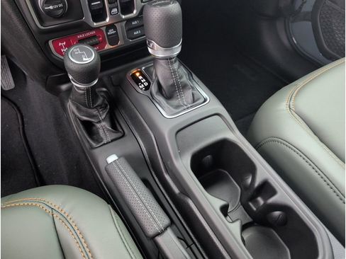 New 2025 Jeep Gladiator Mojave w/ Convenience Group image 21