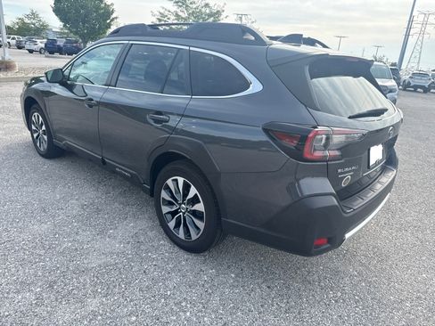 Used 2024 Subaru Outback Limited AWD/4WD image 11