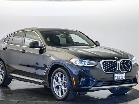 Used 2023 BMW X4 xDrive30i w/ Premium Package AWD/4WD image 5