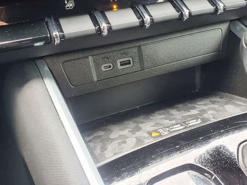 Certified 2023 Chevrolet Colorado Z71 w/ Z71 Convenience Package 2 image 32