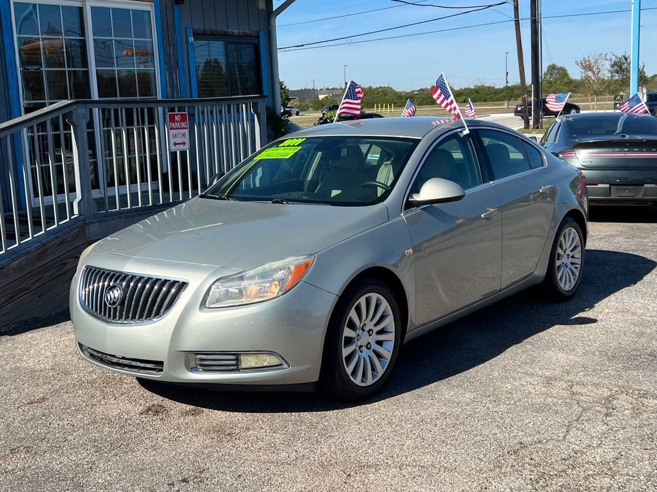Used 2011 Buick Regal CXL FWD image 2