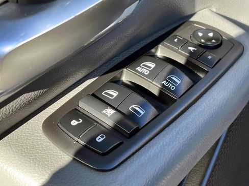 Used 2019 RAM 1500 Big Horn image 17