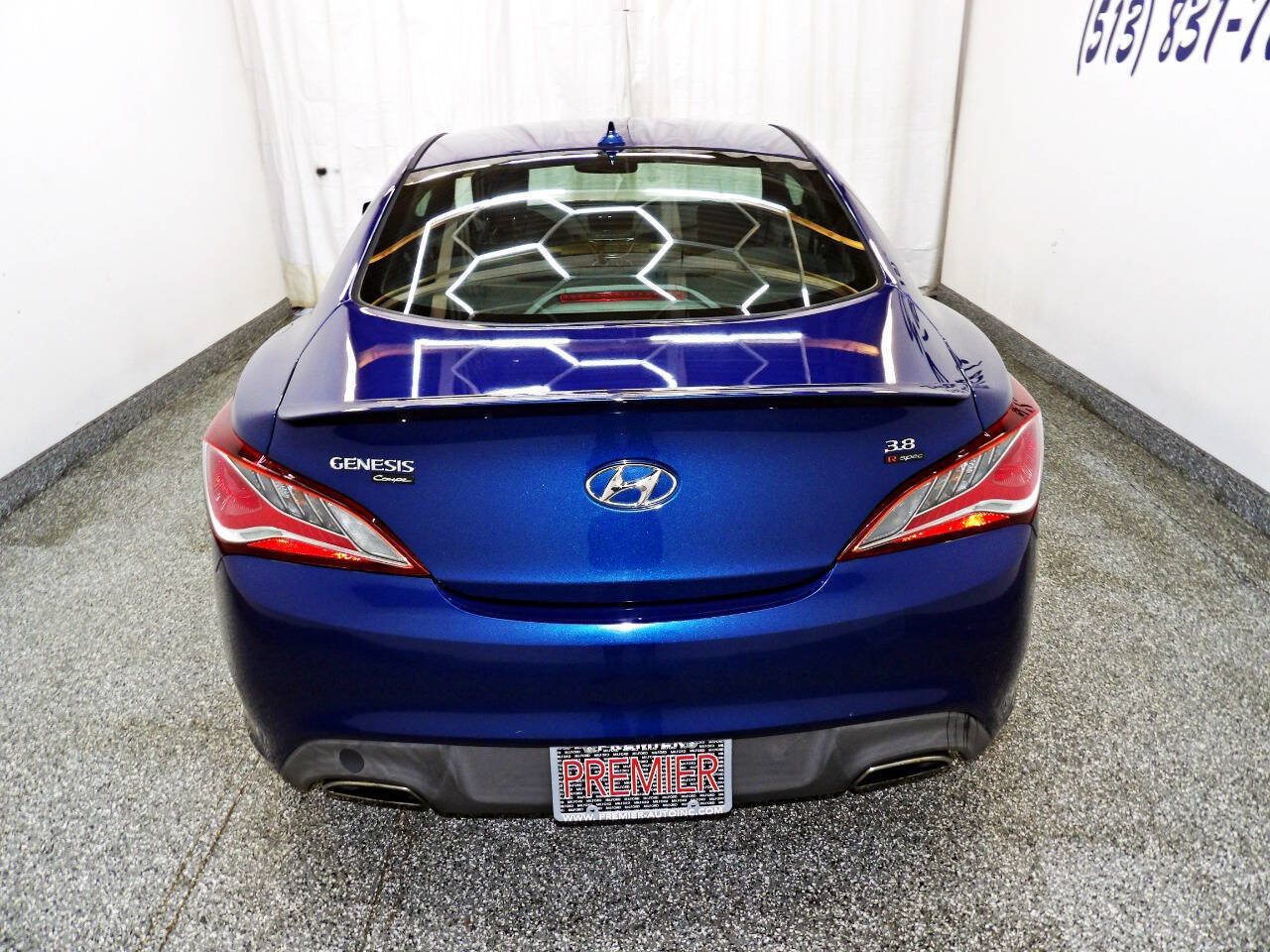 Used 2016 Hyundai Genesis Coupe 3.8 RWD image 5