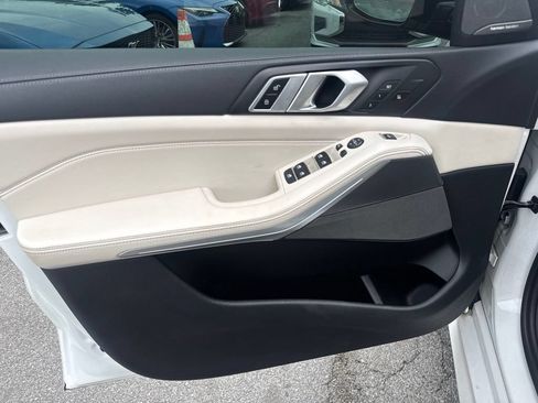 Used 2020 BMW X5 M50i w/ Premium Package AWD/4WD image 33