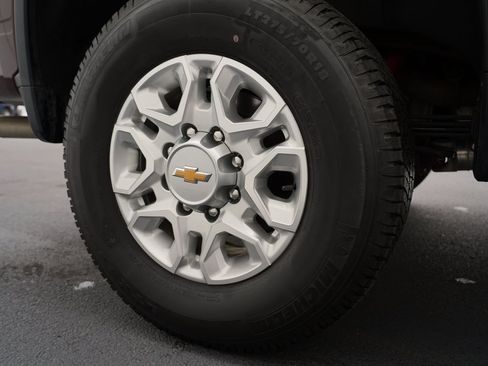 Certified 2024 Chevrolet Silverado 2500 LTZ w/ LTZ Convenience Package AWD/4WD image 32