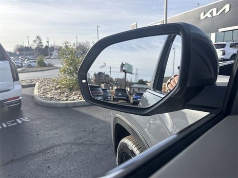 New 2026 Volkswagen Atlas SE image 23